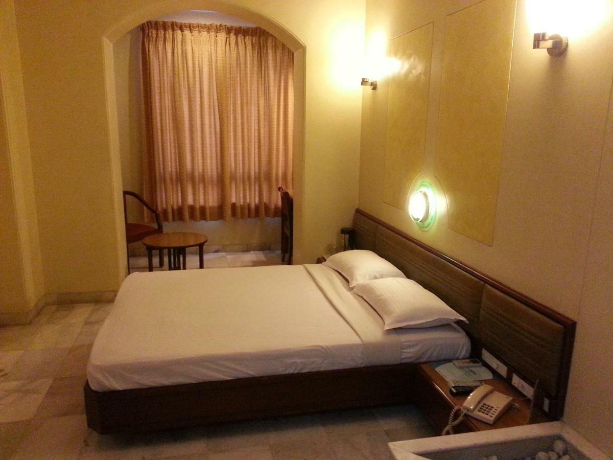 Hotel Ashray International, Sion - Near Bkc Mumbai Ngoại thất bức ảnh